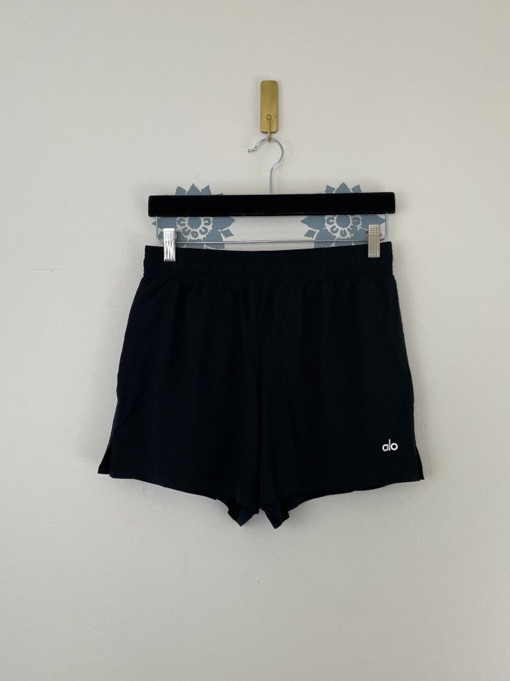Alo Yoga 5" Adapt Running Shorts in Black Men's Size Small